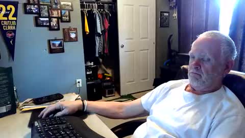 midwestdad09 online show from 05-01-26, 05:17