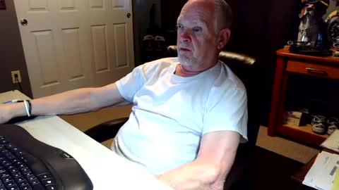midwestdad09 online show from 06-19-26, 12:26