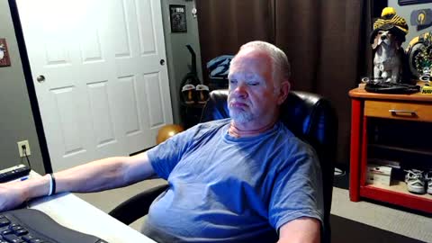 midwestdad09 online show from 06-22-26, 06:10
