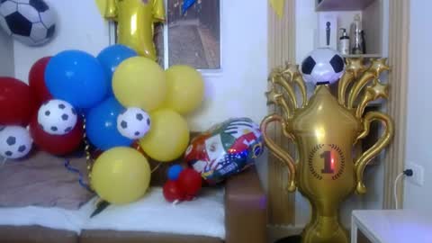 Snapshot of miel_alisha chatting on 06-15-26, 12:29 miel online show from 06-15-26, 12:29