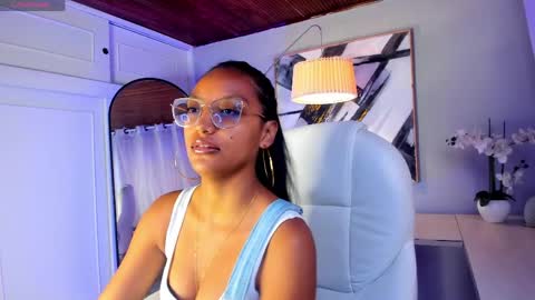 miel_ambar online show from 04-17-26, 01:03