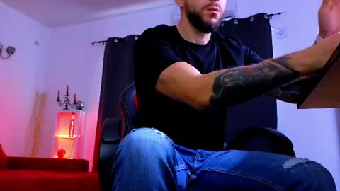 MightyAaron online show from 07-12-26, 03:19