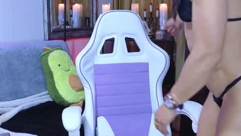 Laura online show from 03-19-26, 12:58