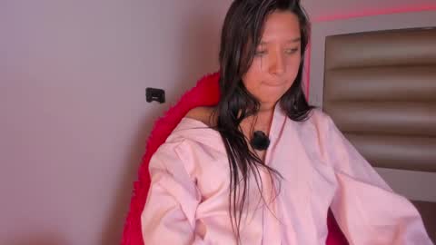 Mia online show from 04-09-26, 06:19