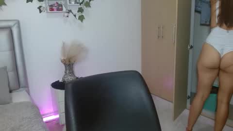 miiaa_k online show from 04-18-26, 07:45