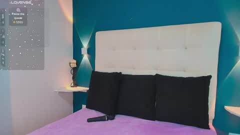Snapshot of miiacarter_ chatting on 05-21-26, 12:34 MIA online show from 05-21-26, 12:34