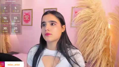 Snapshot of miiacarter_ chatting on 07-16-26, 12:11 MIA online show from 07-16-26, 12:11