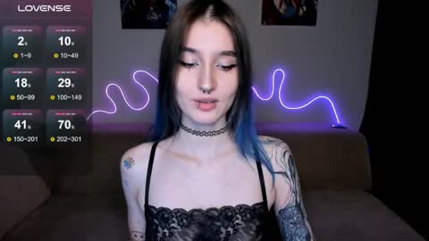 Mika online show from 04-17-26, 04:10