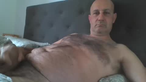 mikael_r52 online show from 06-05-26, 06:52