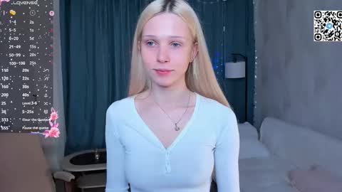 Angel girl online show from 03-21-26, 09:29