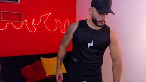 Snapshot of mike_savage3 chatting on 07-16-26, 12:22 Mike online show from 07-16-26, 12:22