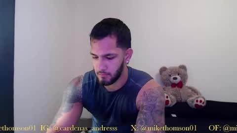 Snapshot of mikethomson01 chatting on 10-11-25, 09:13 Mike online show from 10-11-25, 09:13