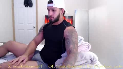 Snapshot of mikethomson01 chatting on 10-29-25, 09:38 Mike online show from 10-29-25, 09:38