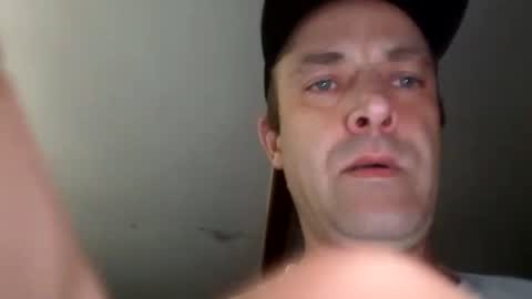 Snapshot of mikeundies chatting on 07-08-26, 01:43 mikeundies online show from 07-08-26, 01:43