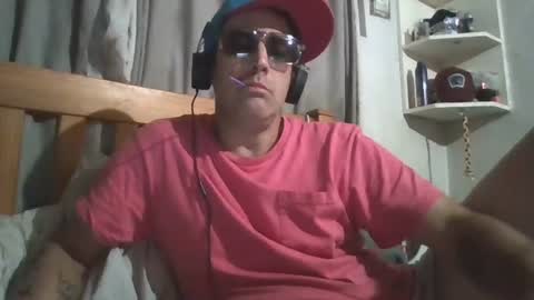 Snapshot of mikeundies chatting on 07-09-26, 01:31 mikeundies online show from 07-09-26, 01:31