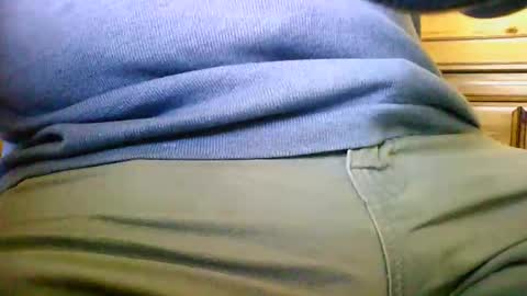 Snapshot of mikeybed chatting on 04-25-26, 02:58 mikeybed online show from 04-25-26, 02:58
