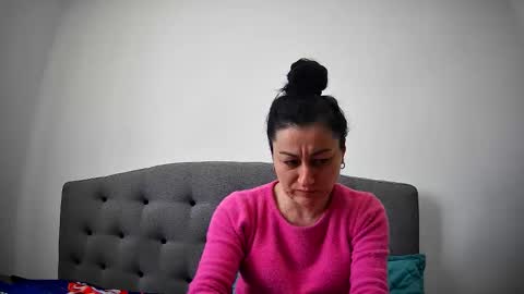 Mikyloveu online show from 04-16-26, 10:27