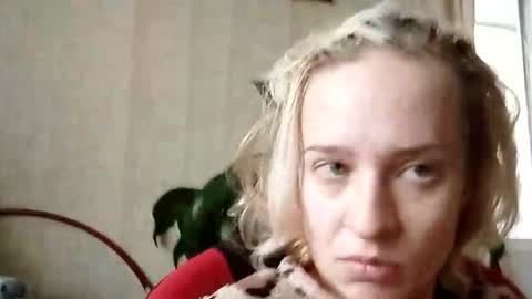 Snapshot of mila_420 chatting on 10-31-25, 07:09 Mila 420 online show from 10-31-25, 07:09