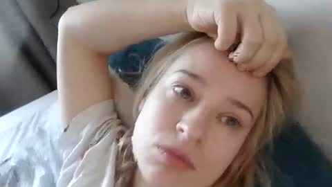 Snapshot of mila_420 chatting on 11-27-25, 08:27 Mila 420 online show from 11-27-25, 08:27