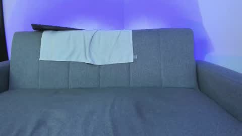 Snapshot of mila_chic chatting on 02-18-26, 09:22 mila online show from 02-18-26, 09:22