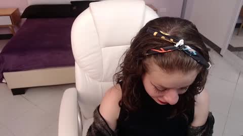 Mila  online show from 01-09-25, 08:11