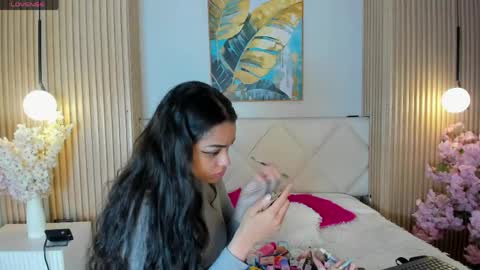 mila_hank online show from 05-25-26, 12:44