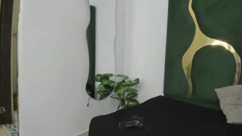 Snapshot of mila_petiteasm chatting on 06-27-26, 12:33 mila_petiteasm online show from 06-27-26, 12:33