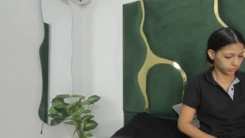 Snapshot of mila_petiteasm chatting on 07-09-26, 12:20 mila_petiteasm online show from 07-09-26, 12:20