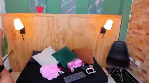 Snapshot of mila_samy chatting on 09-27-25, 11:59 Mila and samy online show from 09-27-25, 11:59