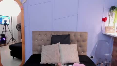 Snapshot of mila_samy chatting on 11-16-25, 11:38 Mila and samy online show from 11-16-25, 11:38