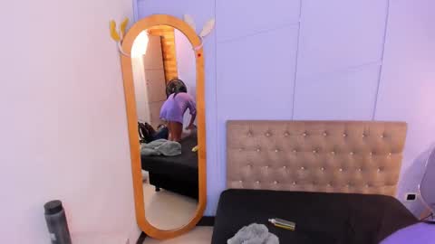 Snapshot of mila_samy chatting on 11-30-25, 11:47 Mila and samy online show from 11-30-25, 11:47