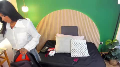 Snapshot of mila_samy chatting on 01-19-26, 12:20 Mila and samy online show from 01-19-26, 12:20