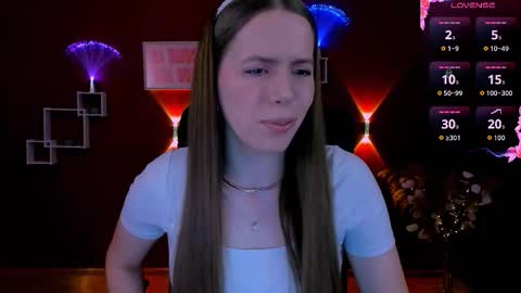 Snapshot of mila_sun__ chatting on 03-11-26, 08:42 mila_sun__ online show from 03-11-26, 08:42