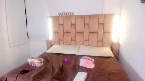 Snapshot of milaa__rosee chatting on 02-20-26, 06:26 Mila online show from 02-20-26, 06:26