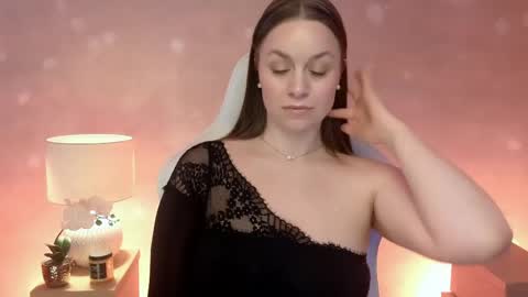 Snapshot of milafleur chatting on 04-06-26, 02:07 Mila Fleur online show from 04-06-26, 02:07