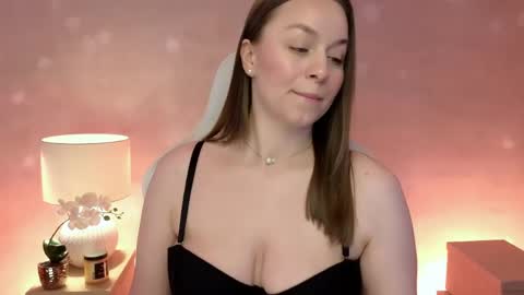 Snapshot of milafleur chatting on 04-15-26, 02:02 Mila Fleur online show from 04-15-26, 02:02