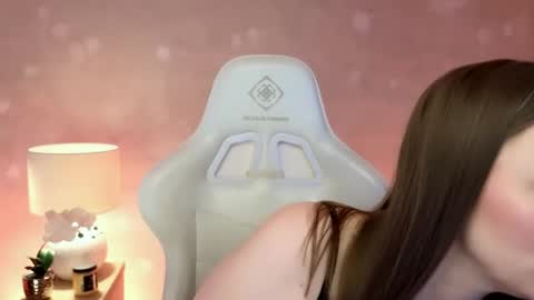 Snapshot of milafleur chatting on 05-03-26, 02:01 Mila Fleur online show from 05-03-26, 02:01