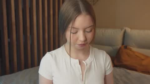 Mila online show from 03-12-26, 03:18