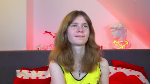 Snapshot of milamaelis chatting on 03-11-26, 06:36 Mila online show from 03-11-26, 06:36