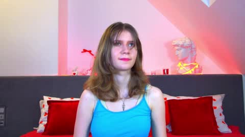 Snapshot of milamaelis chatting on 03-18-26, 06:33 Mila online show from 03-18-26, 06:33