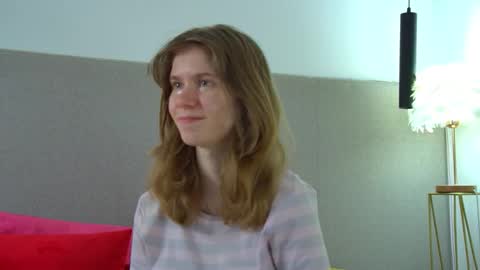 Snapshot of milamaelis chatting on 03-28-26, 06:24 Mila online show from 03-28-26, 06:24