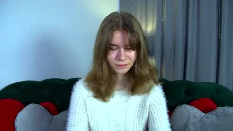 Snapshot of milamaelis chatting on 04-08-26, 06:35 Mila online show from 04-08-26, 06:35