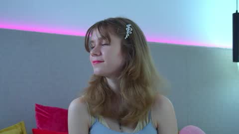 Snapshot of milamaelis chatting on 04-09-26, 06:52 Mila online show from 04-09-26, 06:52