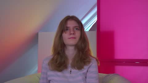 Snapshot of milamaelis chatting on 04-15-26, 07:04 Mila online show from 04-15-26, 07:04