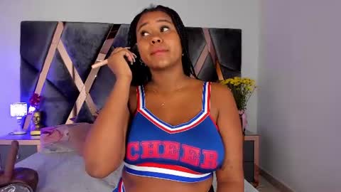 Snapshot of milan_ebony chatting on 06-27-26, 11:37 Milan online show from 06-27-26, 11:37