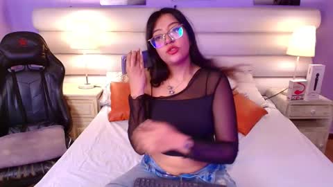 milan_sweetie online show from 04-11-26, 10:25