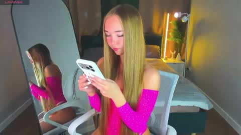 Snapshot of milana_sorrento chatting on 05-30-26, 01:03 Milana online show from 05-30-26, 01:03