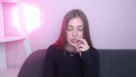 milanaangelas online show from 04-12-26, 04:50