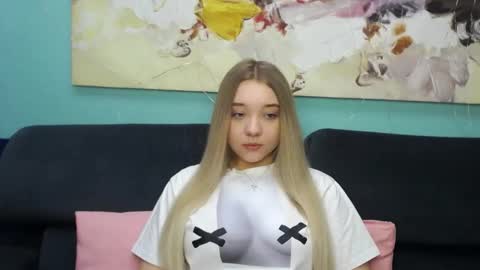 Snapshot of milanasii chatting on 03-21-26, 05:56 Milana online show from 03-21-26, 05:56