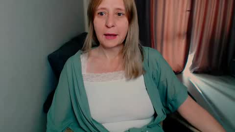 Snapshot of milanav chatting on 06-02-26, 05:31 Milena online show from 06-02-26, 05:31